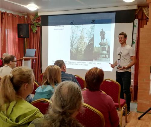 Выступает Владимир Гмошинский